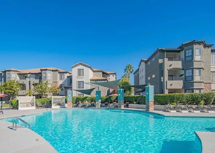 Apartment Near The Stadium With Pool Gym Parking Hottub Wd Glendale