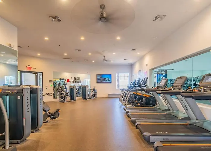 Apartment Near The Stadium With Pool Gym Parking Hottub Wd *