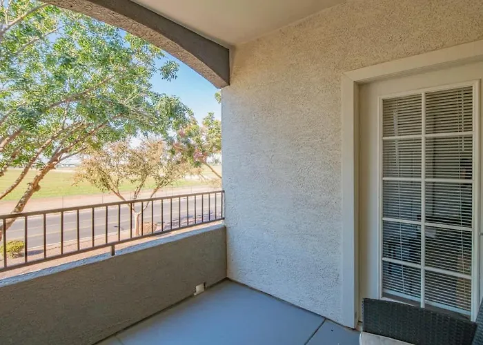 Apartment Near The Stadium With Pool Gym Parking Hottub Wd Glendale