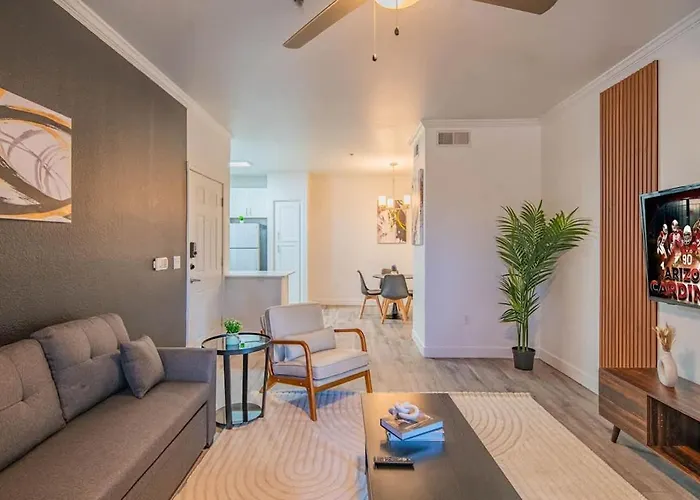 Apartment Near The Stadium With Pool Gym Parking Hottub Wd Glendale